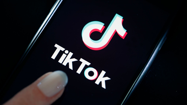 川普签署行政命令 45天后禁用TikTok、微信