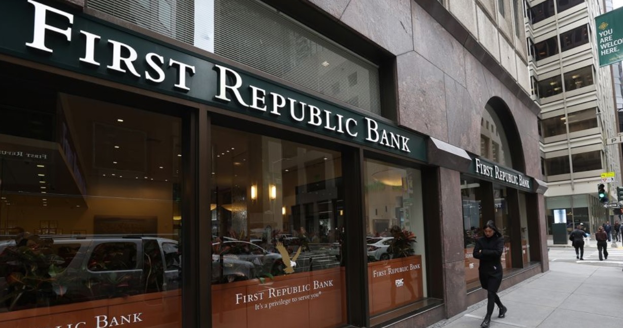 美国11家大银行对First Republic Bank联合注资300亿美元