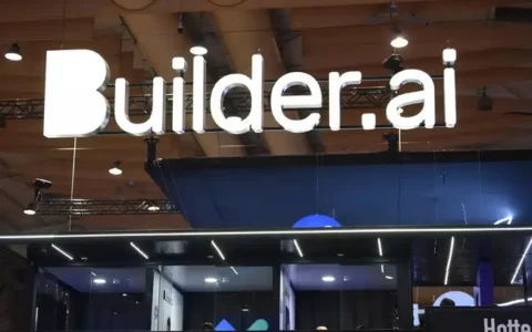 微软与卡塔尔主权基金加持的Builder.ai申请破产，AI初创风口下的危与机