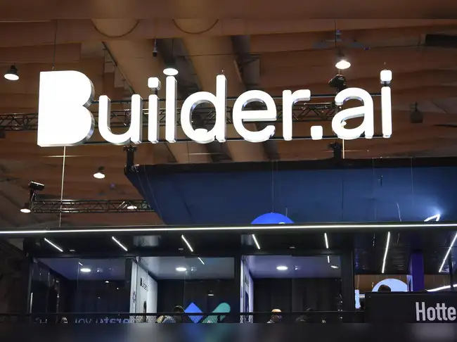 微软与卡塔尔主权基金加持的Builder.ai申请破产，AI初创风口下的危与机
