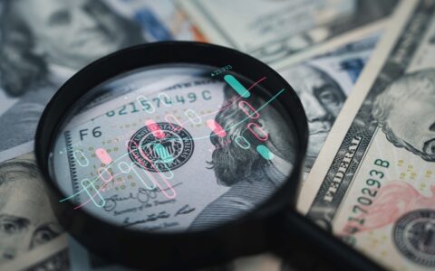 市场回调中的机会：为何UnitedHealth、Marvell与Deckers值得逆势布局？