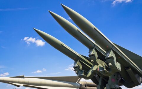 伊朗冲突下的“意外输家”？雷神公司（RTX）短期承压，但长期逻辑正在强化